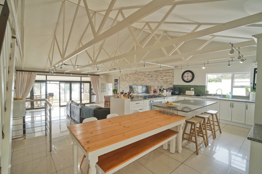 4 Bedroom Property for Sale in Winterstrand Eastern Cape